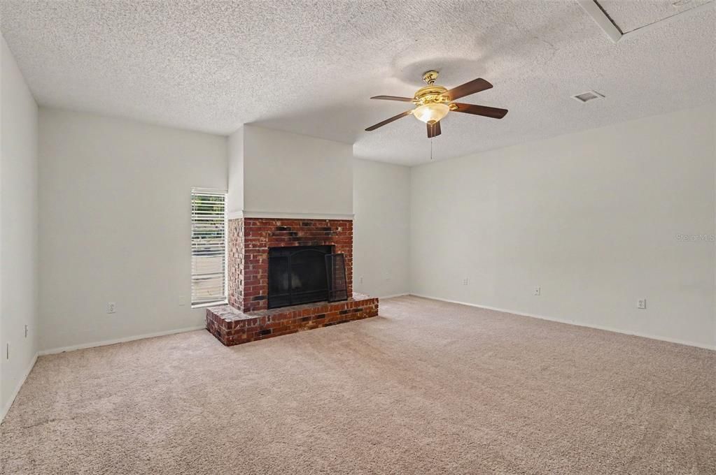 For Sale: $445,000 (3 beds, 2 baths, 1867 Square Feet)