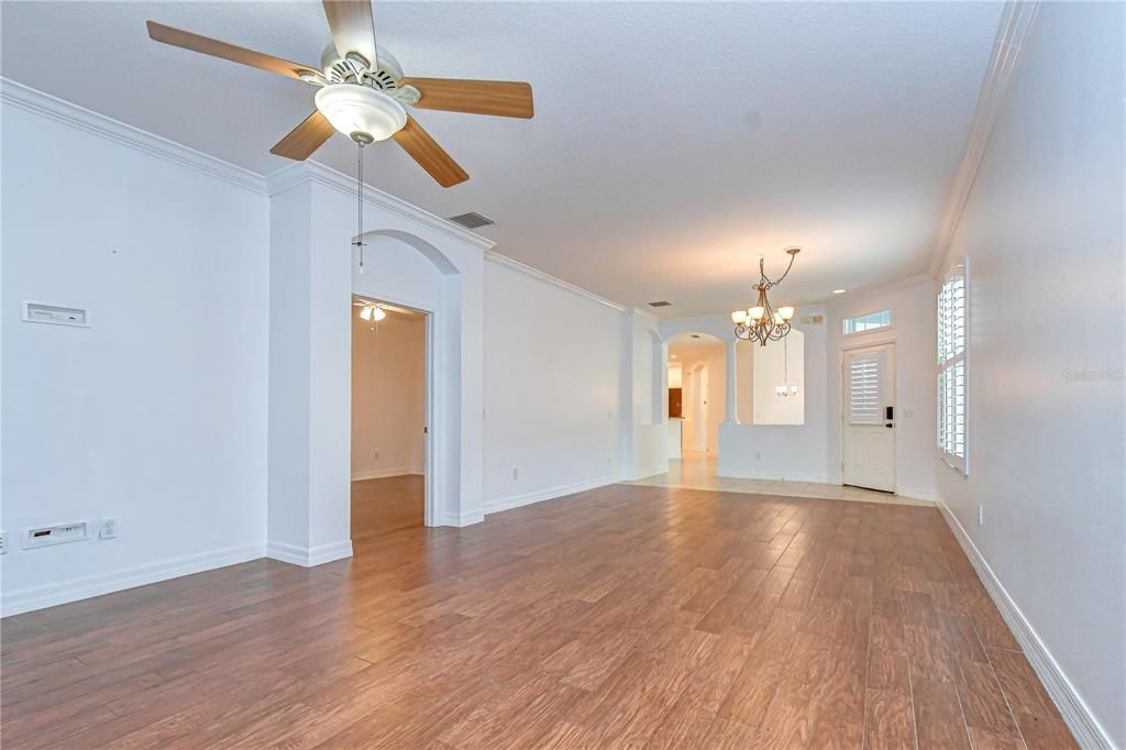 For Sale: $360,000 (3 beds, 2 baths, 1828 Square Feet)