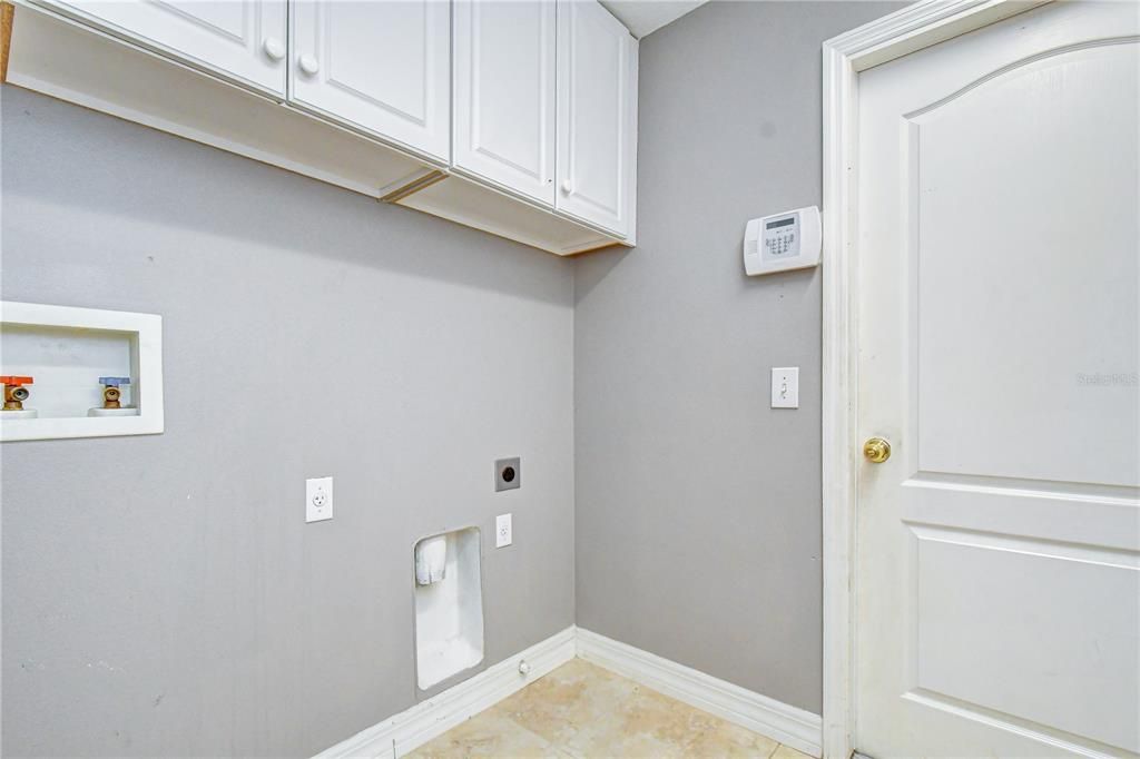 For Sale: $360,000 (3 beds, 2 baths, 1828 Square Feet)