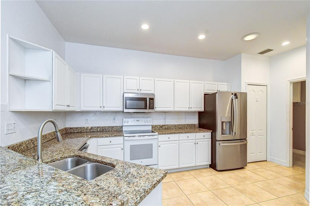 For Sale: $360,000 (3 beds, 2 baths, 1828 Square Feet)