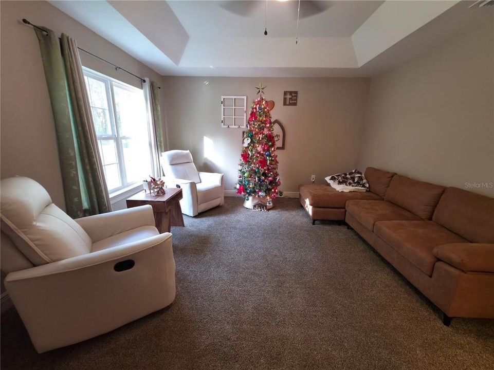 For Sale: $285,000 (3 beds, 2 baths, 1934 Square Feet)