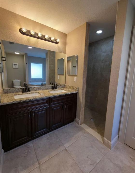 For Sale: $285,000 (3 beds, 2 baths, 1934 Square Feet)