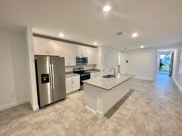 For Rent: $2,200 (3 beds, 2 baths, 1483 Square Feet)