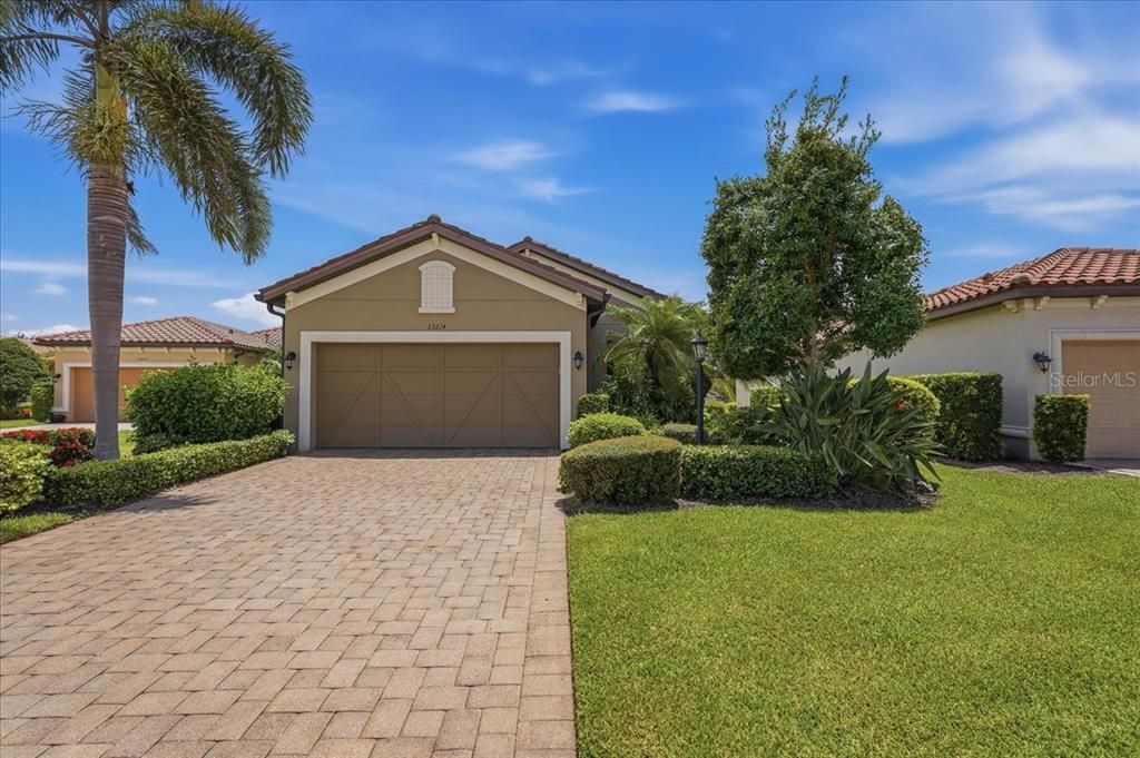 For Sale: $589,000 (3 beds, 2 baths, 1920 Square Feet)