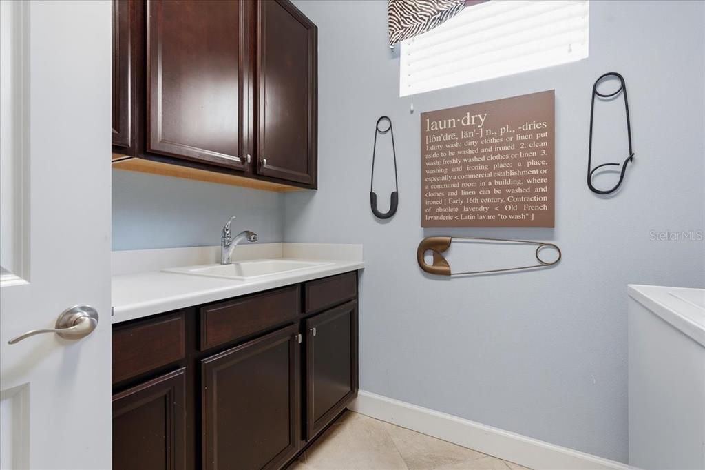 For Sale: $589,000 (3 beds, 2 baths, 1920 Square Feet)