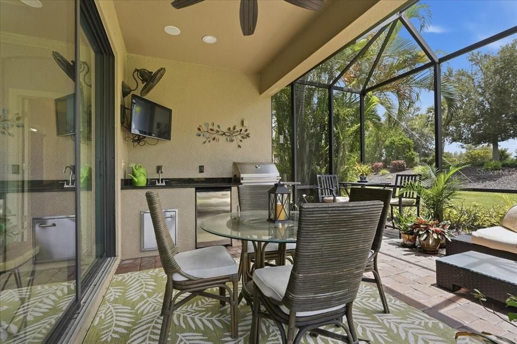 For Sale: $589,000 (3 beds, 2 baths, 1920 Square Feet)