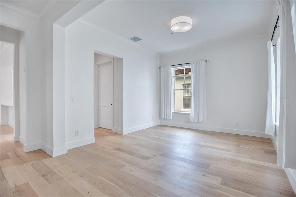 For Rent: $5,000 (3 beds, 2 baths, 1800 Square Feet)