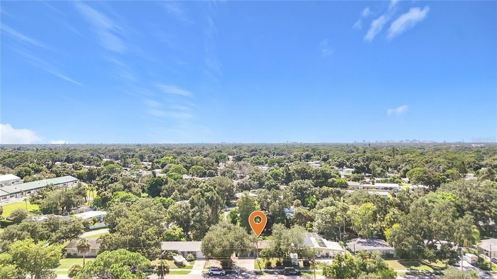 For Sale: $329,000 (2 beds, 1 baths, 888 Square Feet)