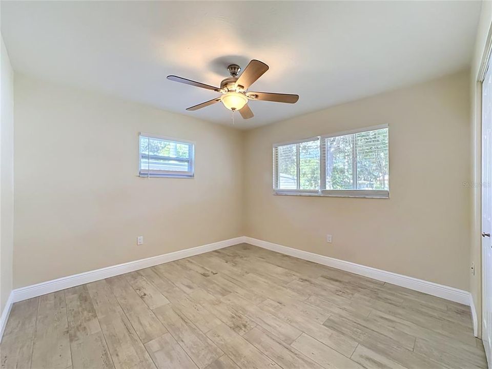 For Sale: $329,000 (2 beds, 1 baths, 888 Square Feet)