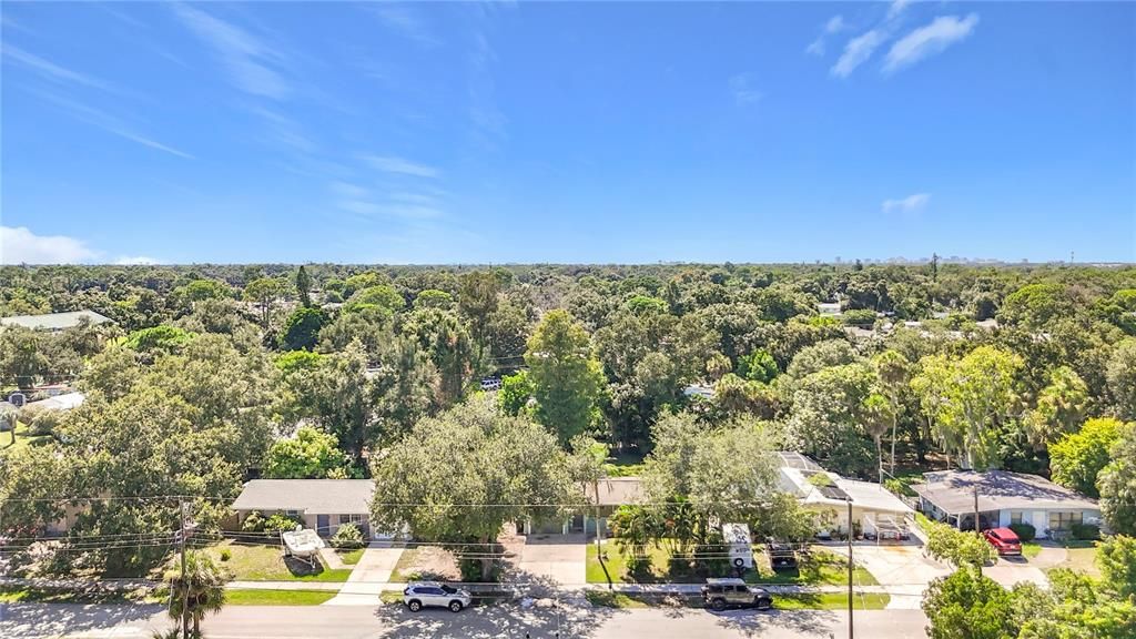 For Sale: $329,000 (2 beds, 1 baths, 888 Square Feet)