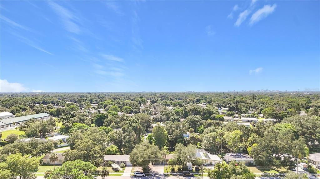 For Sale: $329,000 (2 beds, 1 baths, 888 Square Feet)