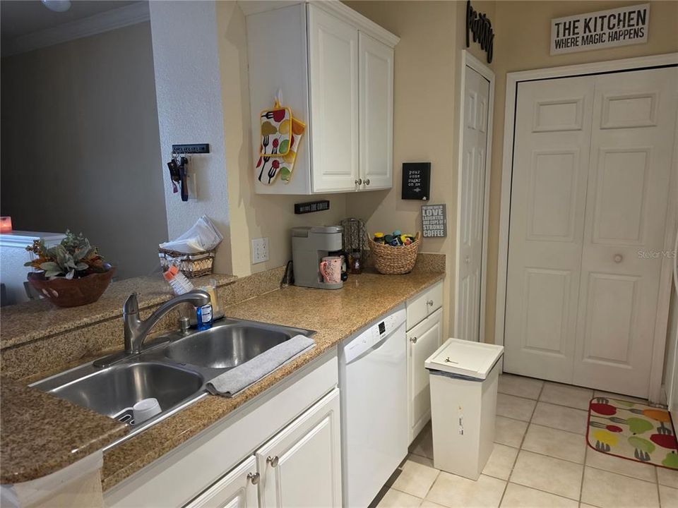 В аренду: $1,950 (2 спален, 2 ванн, 1276 Квадратных фут)