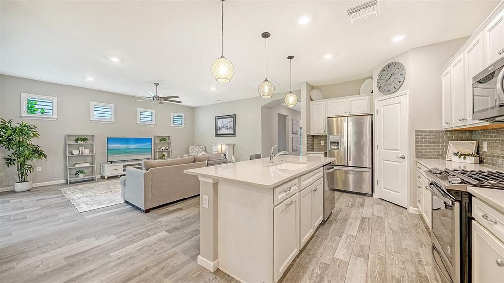 For Sale: $499,000 (2 beds, 2 baths, 1868 Square Feet)