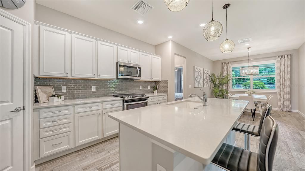 For Sale: $499,000 (2 beds, 2 baths, 1868 Square Feet)