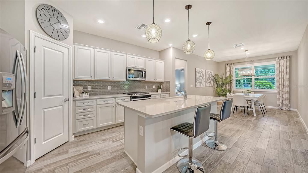 For Sale: $499,000 (2 beds, 2 baths, 1868 Square Feet)