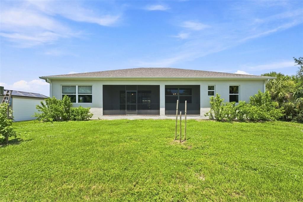 For Sale: $399,900 (4 beds, 3 baths, 2416 Square Feet)