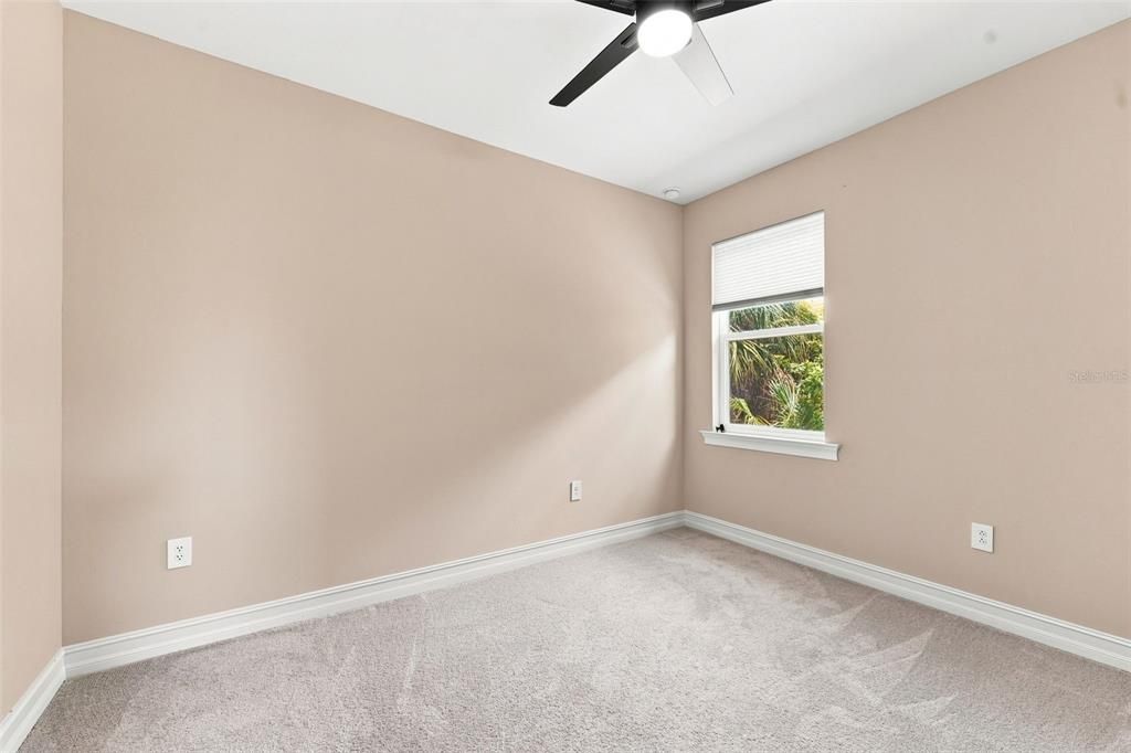 For Sale: $399,900 (4 beds, 3 baths, 2416 Square Feet)