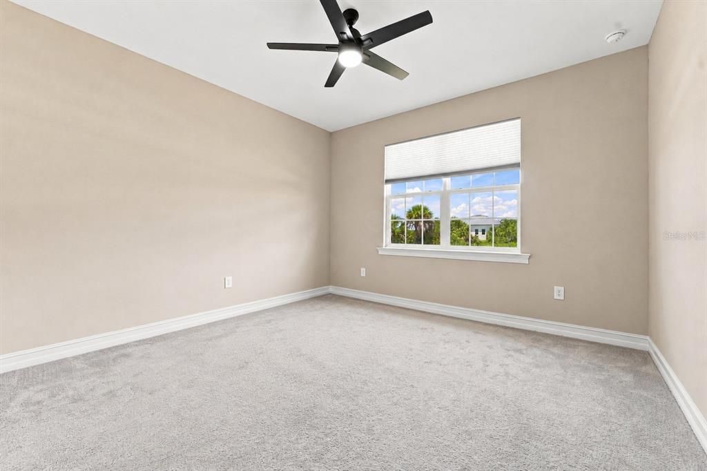 For Sale: $399,900 (4 beds, 3 baths, 2416 Square Feet)