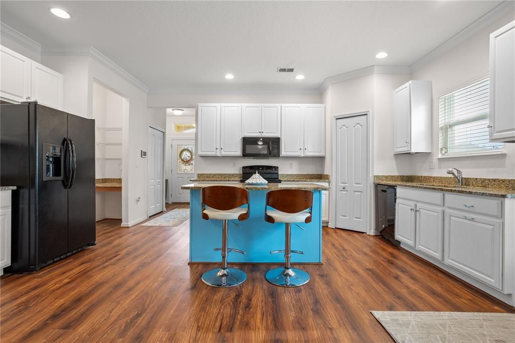 For Sale: $350,000 (3 beds, 2 baths, 2000 Square Feet)
