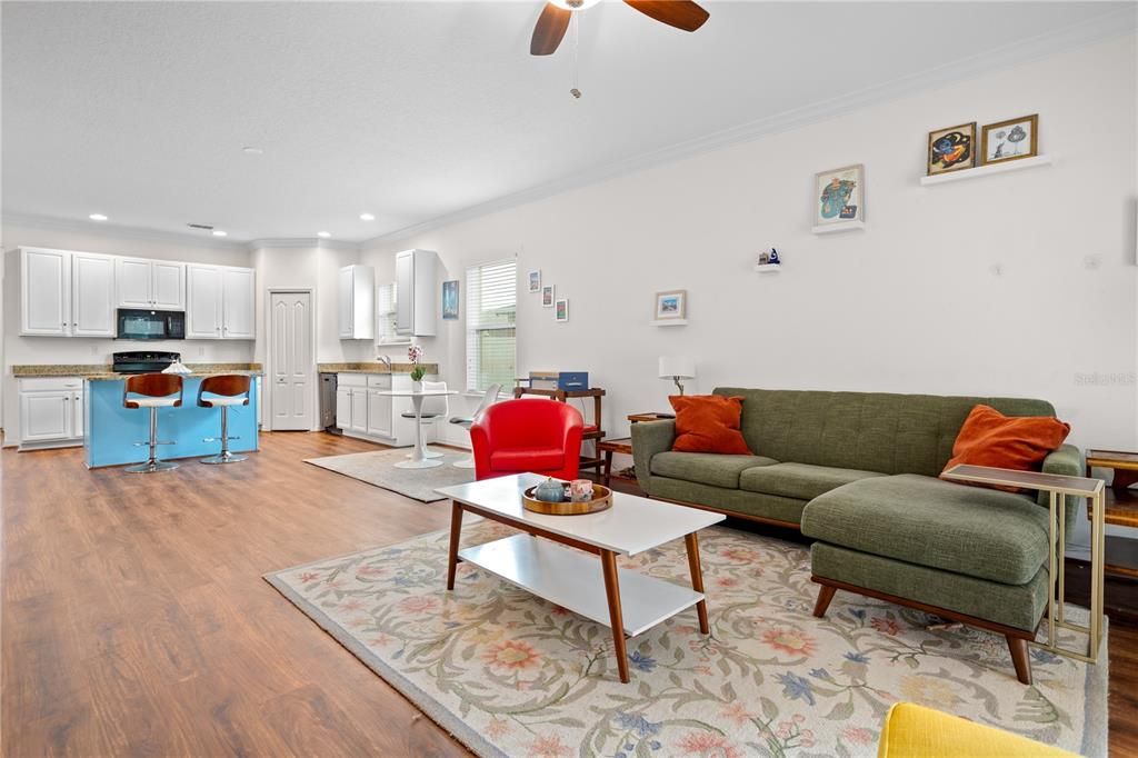 For Sale: $350,000 (3 beds, 2 baths, 2000 Square Feet)