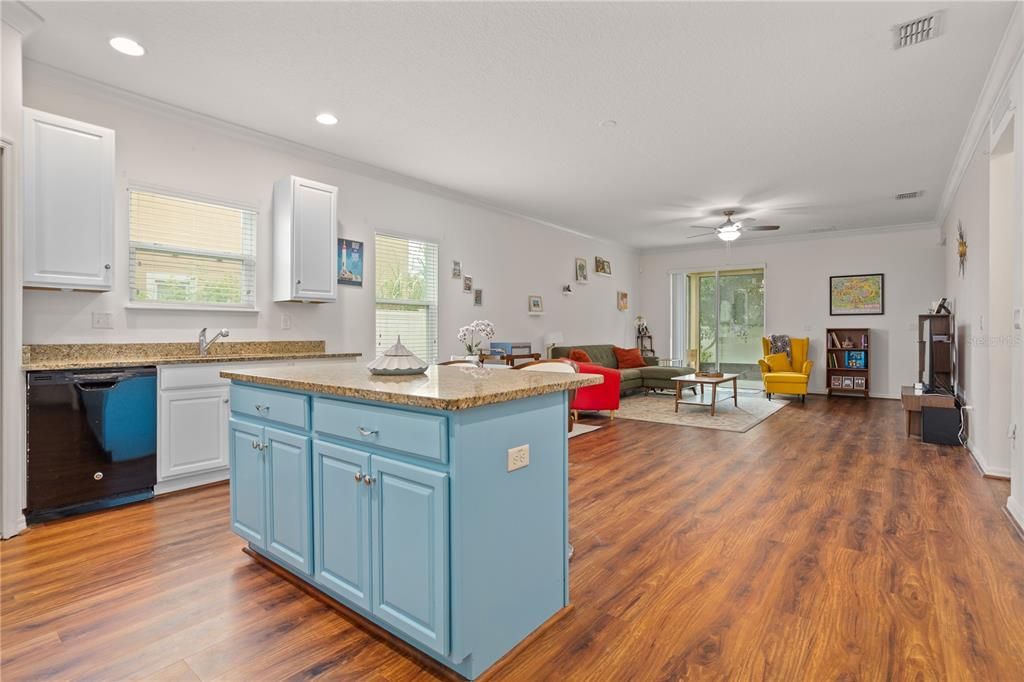 For Sale: $350,000 (3 beds, 2 baths, 2000 Square Feet)