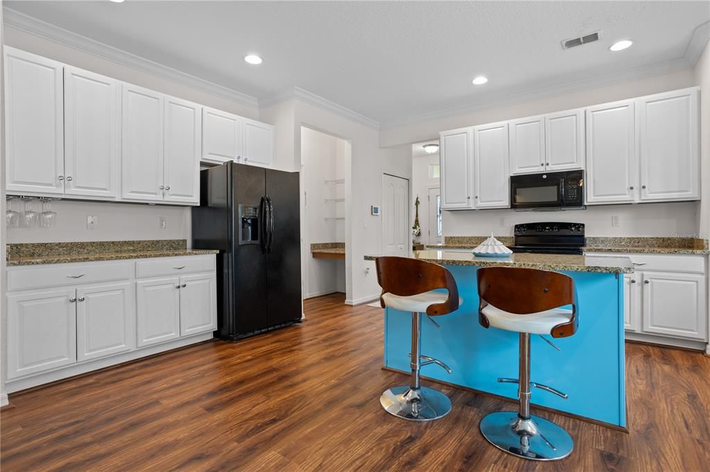 For Sale: $350,000 (3 beds, 2 baths, 2000 Square Feet)