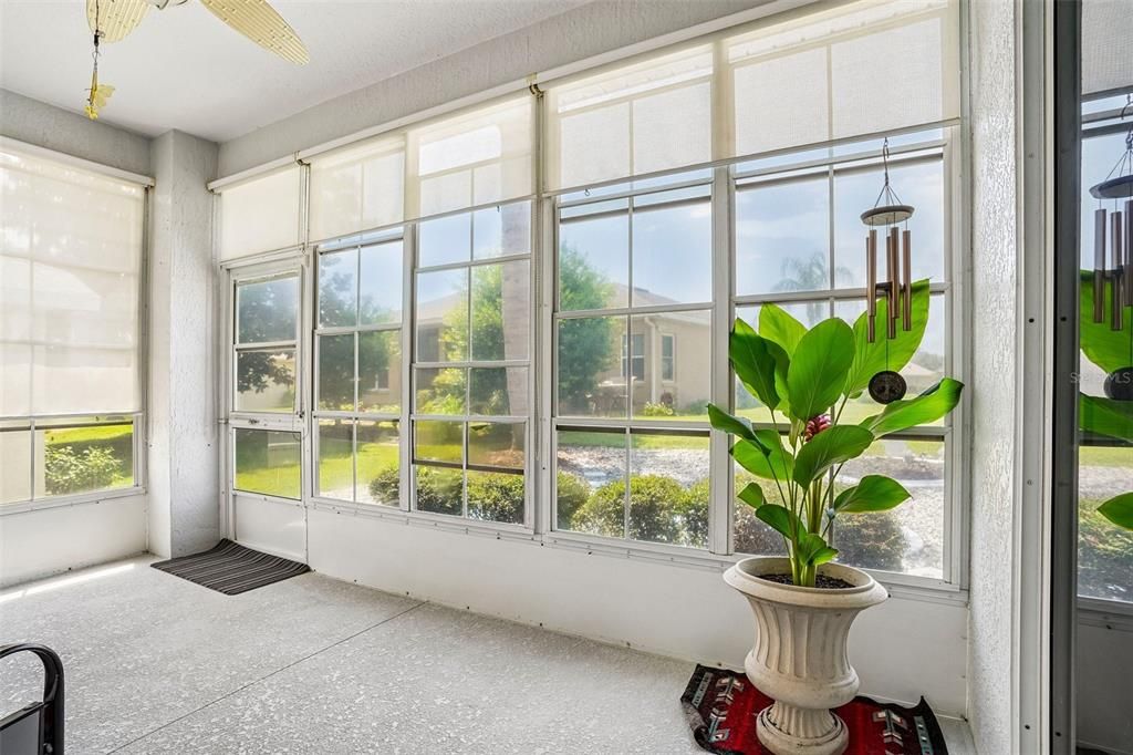For Sale: $325,000 (2 beds, 2 baths, 2080 Square Feet)