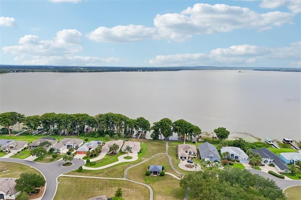 For Sale: $325,000 (2 beds, 2 baths, 2080 Square Feet)