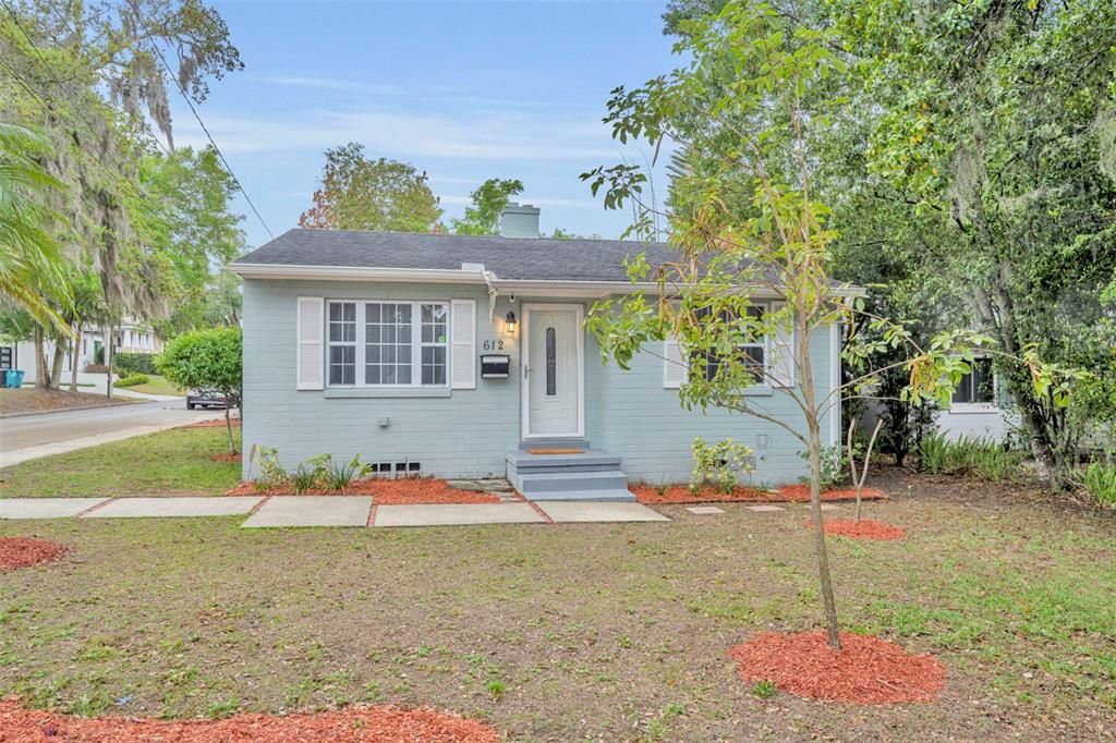For Rent: $2,300 (2 beds, 1 baths, 1223 Square Feet)