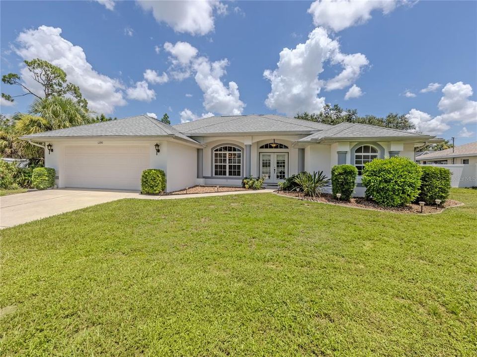 For Sale: $399,000 (3 beds, 2 baths, 1914 Square Feet)