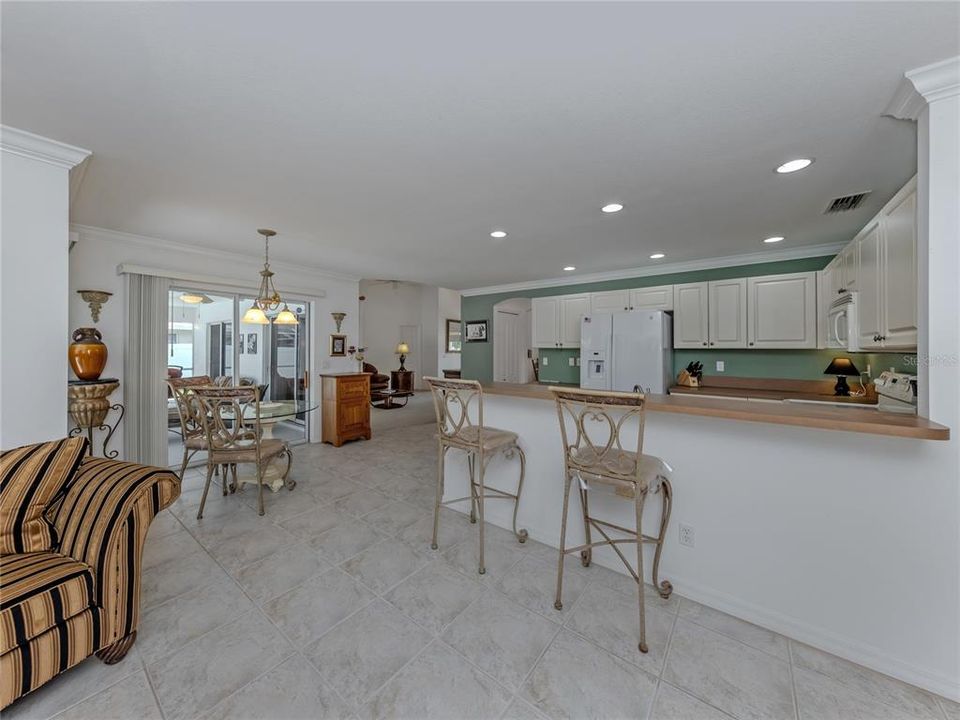 For Sale: $399,000 (3 beds, 2 baths, 1914 Square Feet)