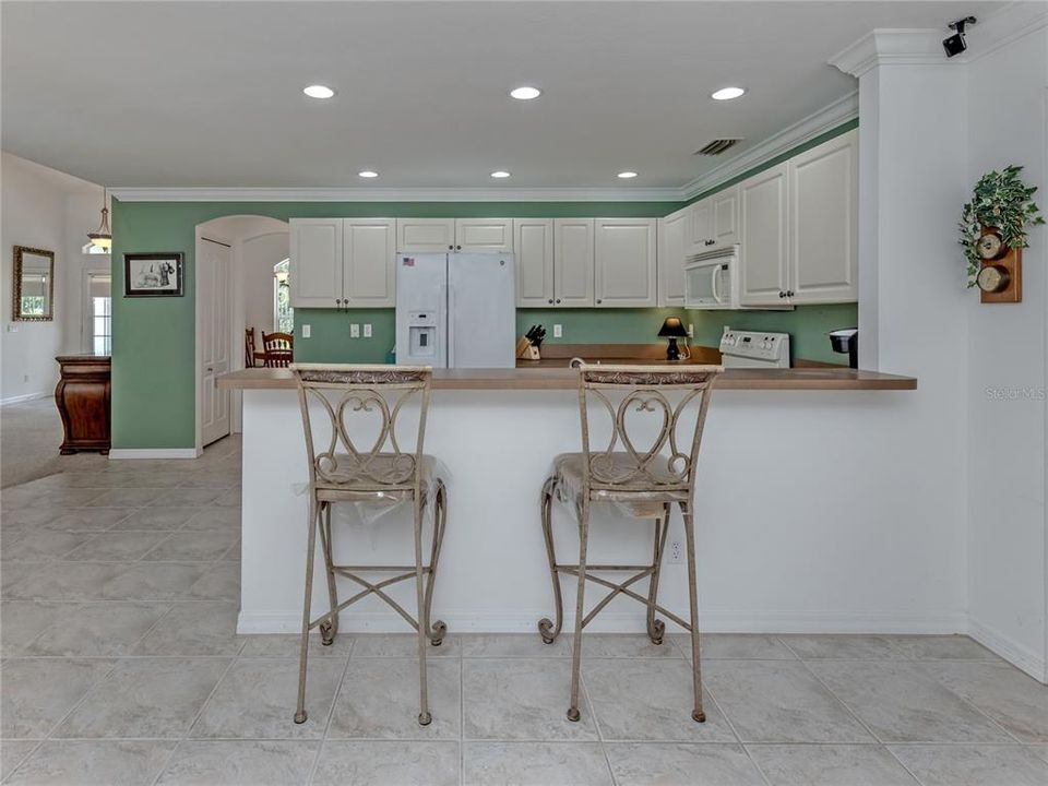 For Sale: $399,000 (3 beds, 2 baths, 1914 Square Feet)