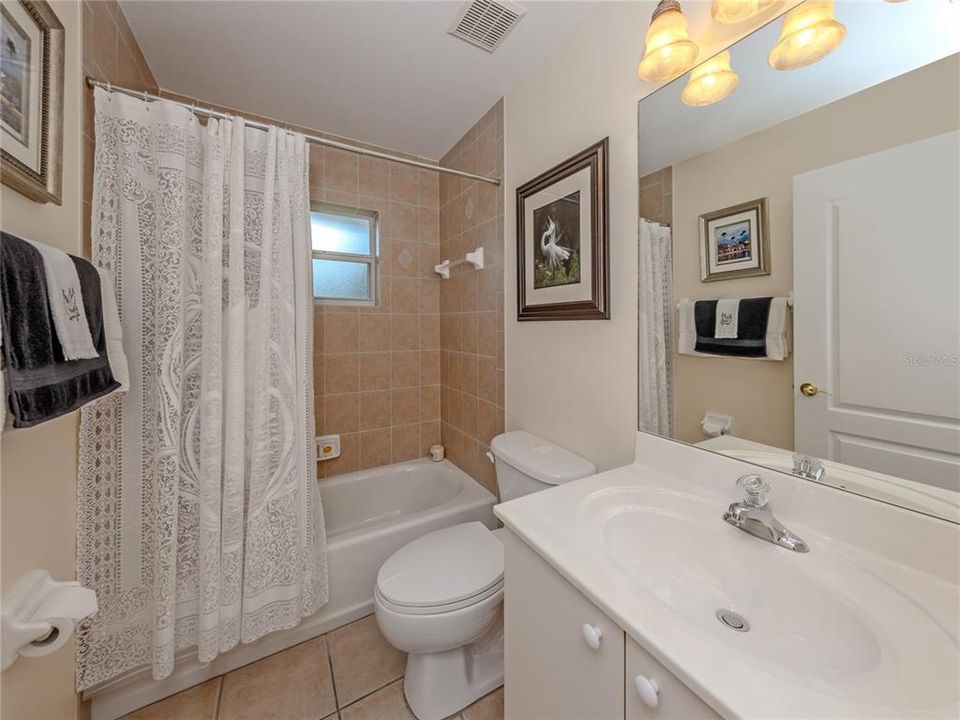 For Sale: $399,000 (3 beds, 2 baths, 1914 Square Feet)