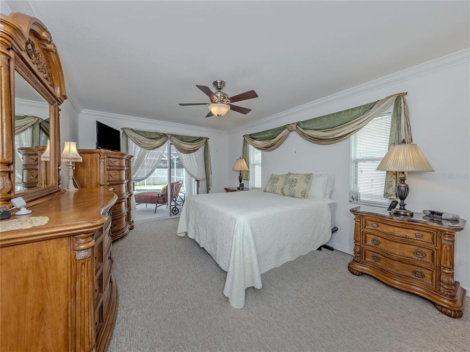 For Sale: $399,000 (3 beds, 2 baths, 1914 Square Feet)