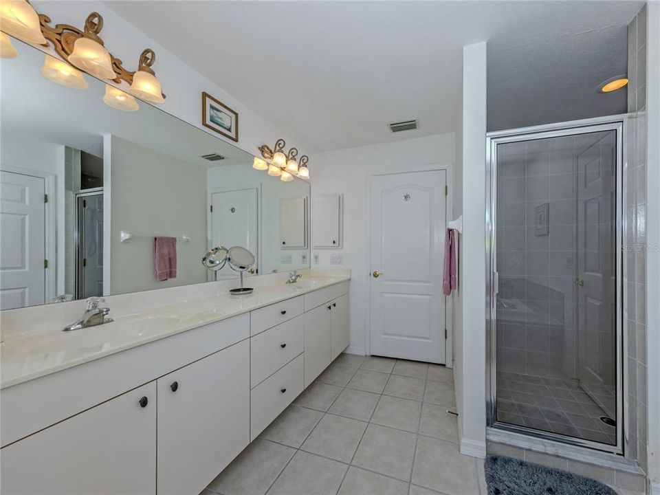 For Sale: $399,000 (3 beds, 2 baths, 1914 Square Feet)