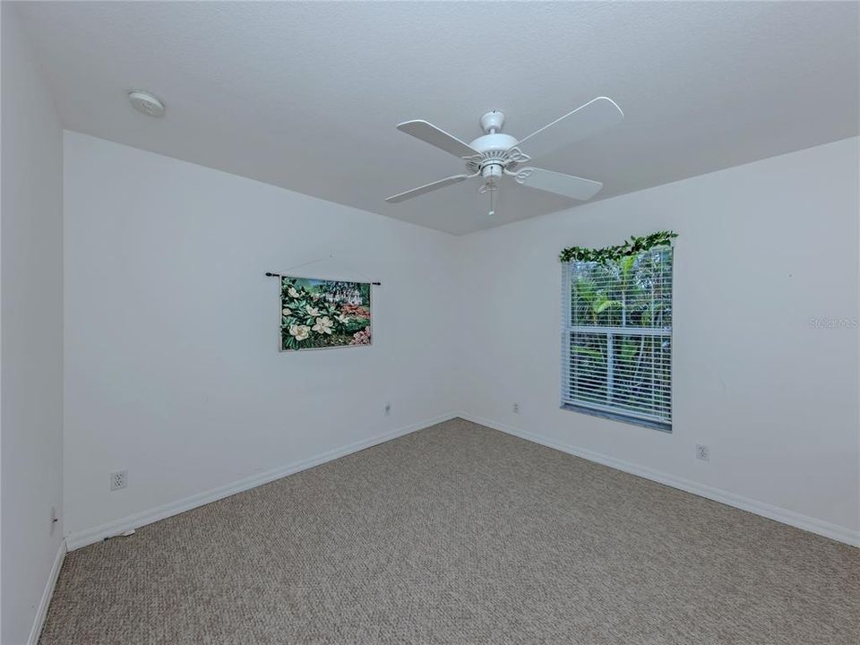 For Sale: $399,000 (3 beds, 2 baths, 1914 Square Feet)