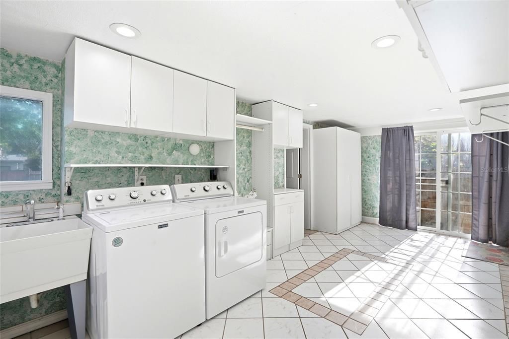 На продажу: $399,900 (3 спален, 2 ванн, 936 Квадратных фут)