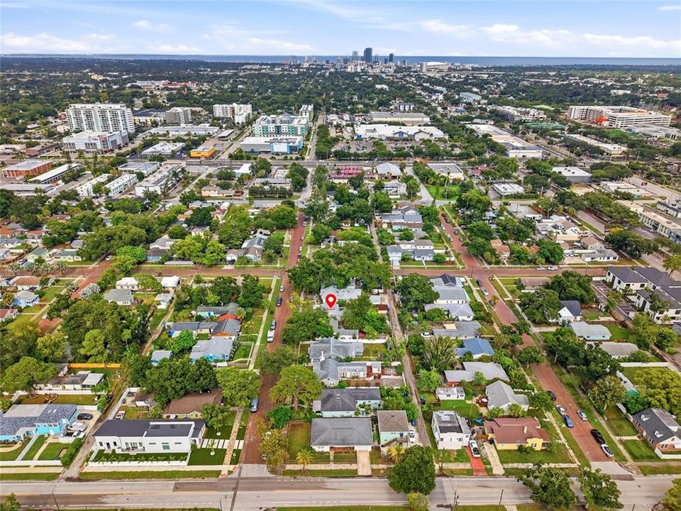На продажу: $399,900 (3 спален, 2 ванн, 936 Квадратных фут)