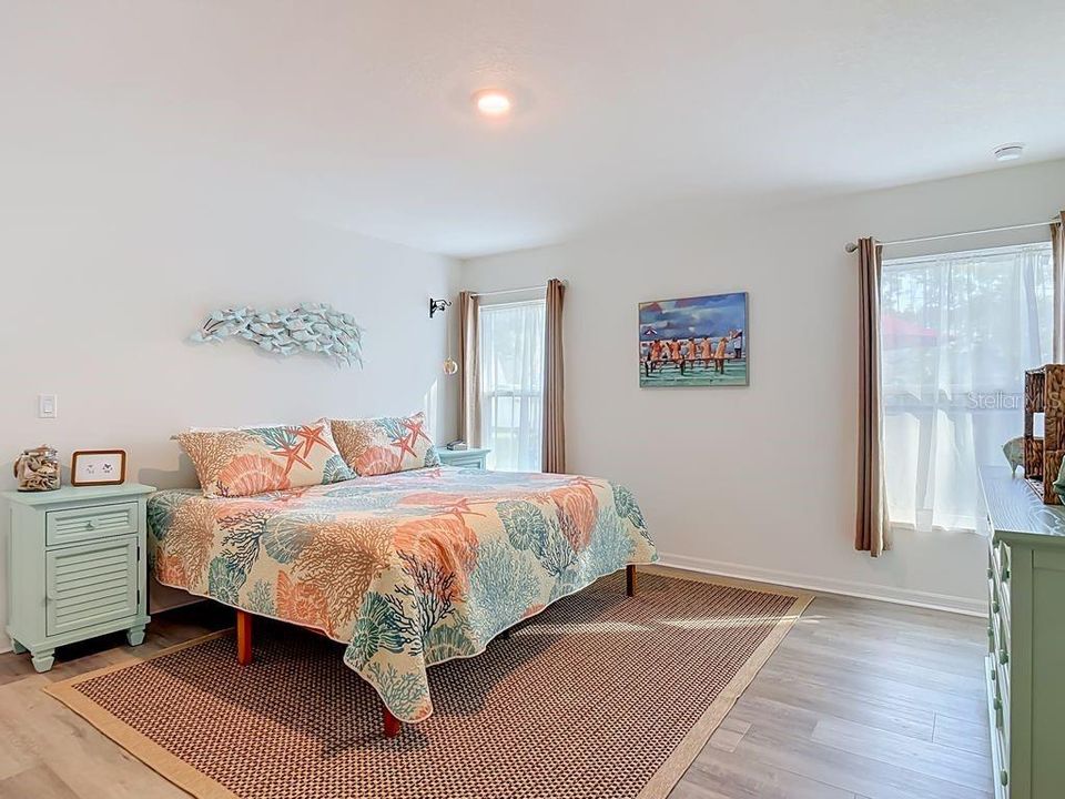 For Sale: $399,900 (4 beds, 2 baths, 2134 Square Feet)