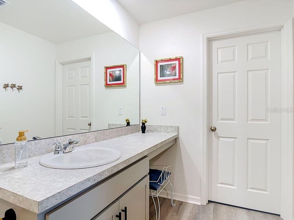 For Sale: $399,900 (4 beds, 2 baths, 2134 Square Feet)