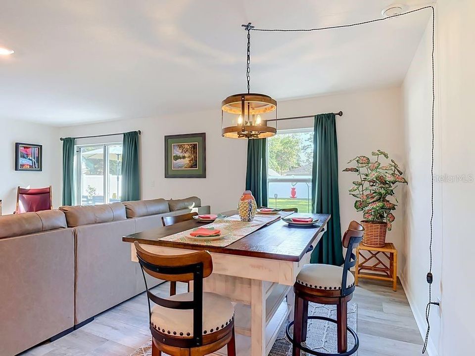 For Sale: $399,900 (4 beds, 2 baths, 2134 Square Feet)