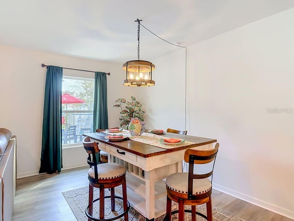 For Sale: $399,900 (4 beds, 2 baths, 2134 Square Feet)