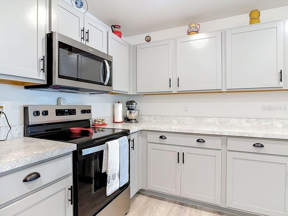 For Sale: $399,900 (4 beds, 2 baths, 2134 Square Feet)