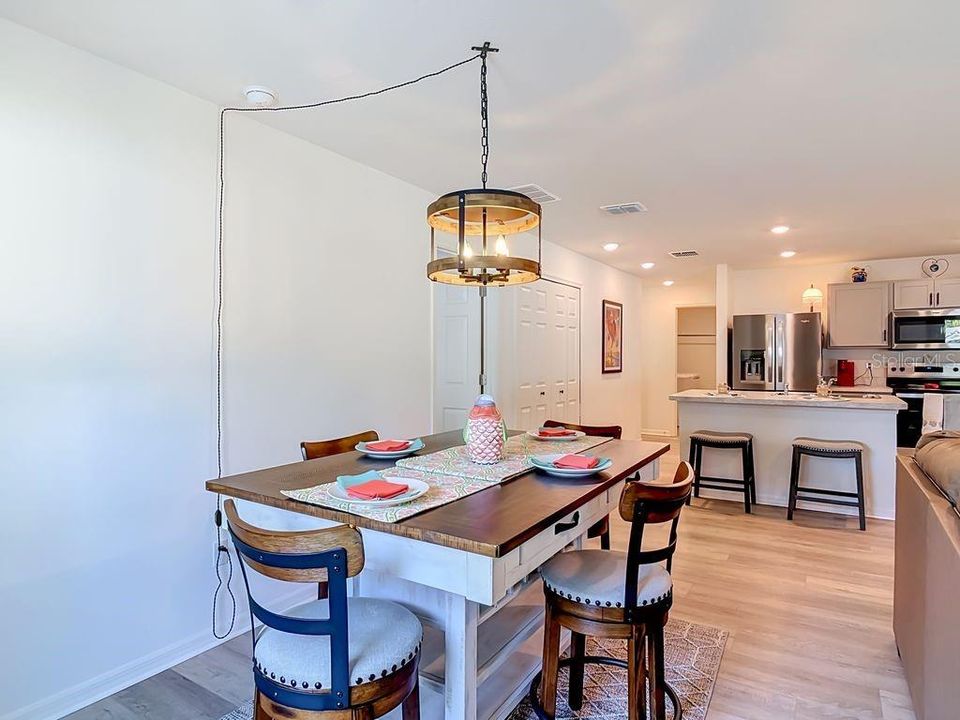 For Sale: $399,900 (4 beds, 2 baths, 2134 Square Feet)