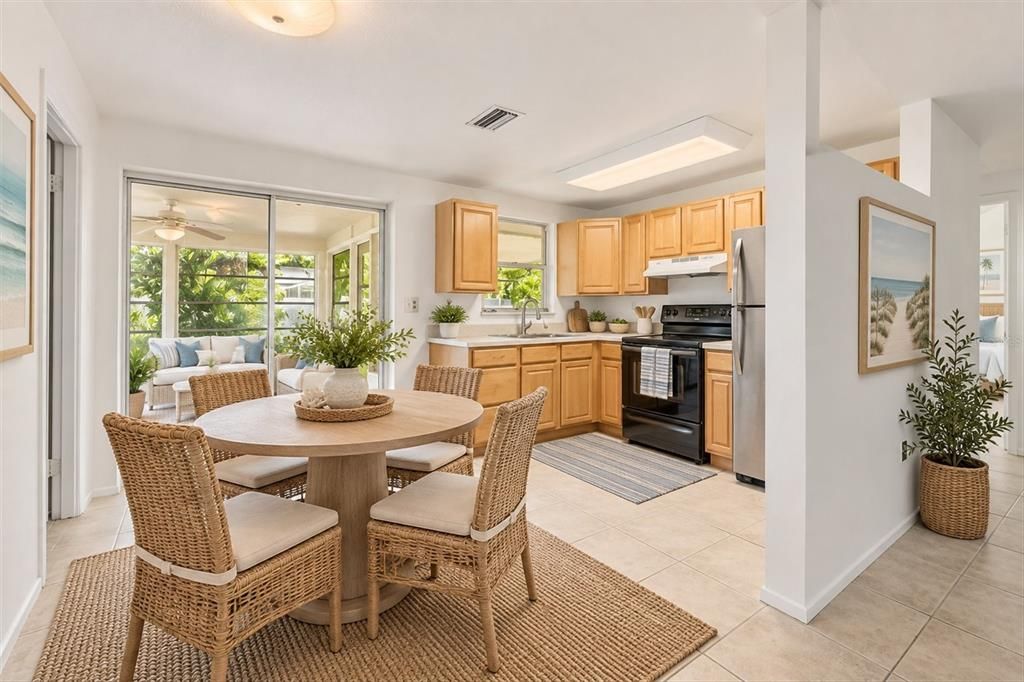 For Sale: $215,000 (2 beds, 1 baths, 815 Square Feet)