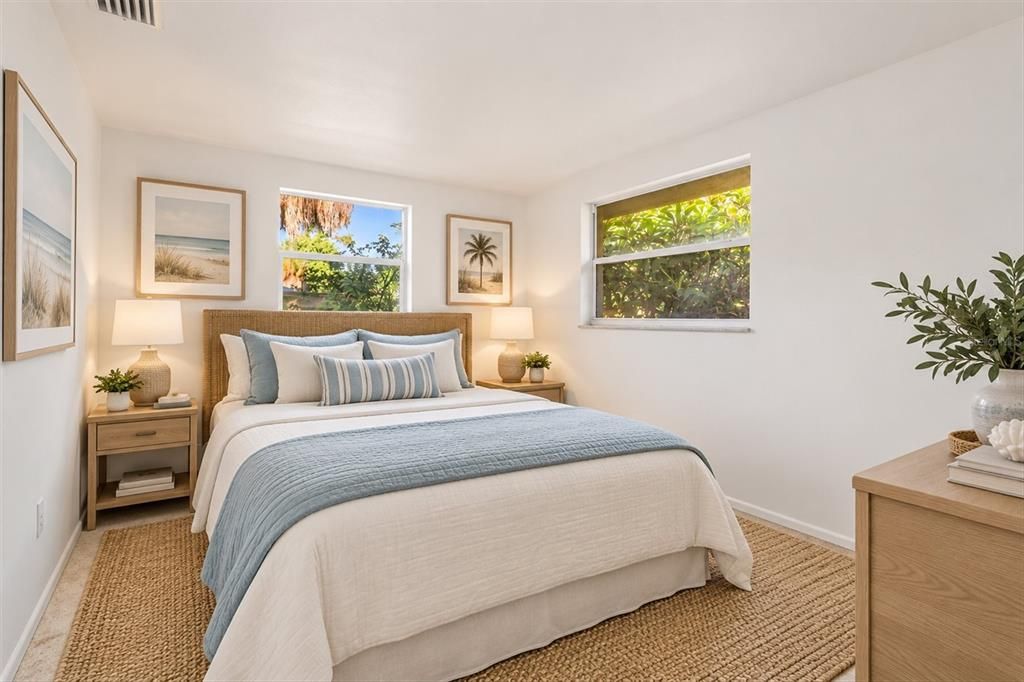 For Sale: $215,000 (2 beds, 1 baths, 815 Square Feet)