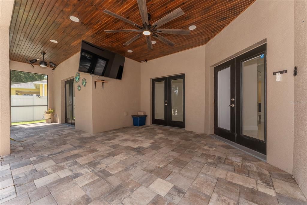 For Rent: $4,300 (5 beds, 4 baths, 3091 Square Feet)