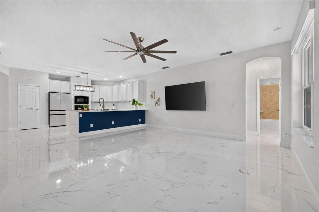 For Rent: $4,300 (5 beds, 4 baths, 3091 Square Feet)
