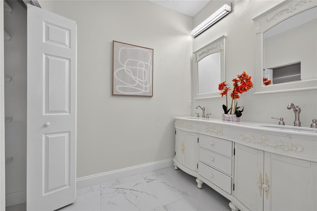 For Rent: $4,300 (5 beds, 4 baths, 3091 Square Feet)