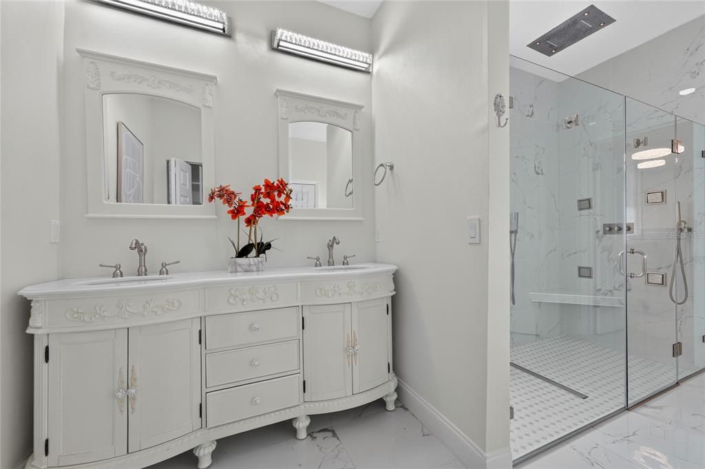 For Rent: $4,300 (5 beds, 4 baths, 3091 Square Feet)